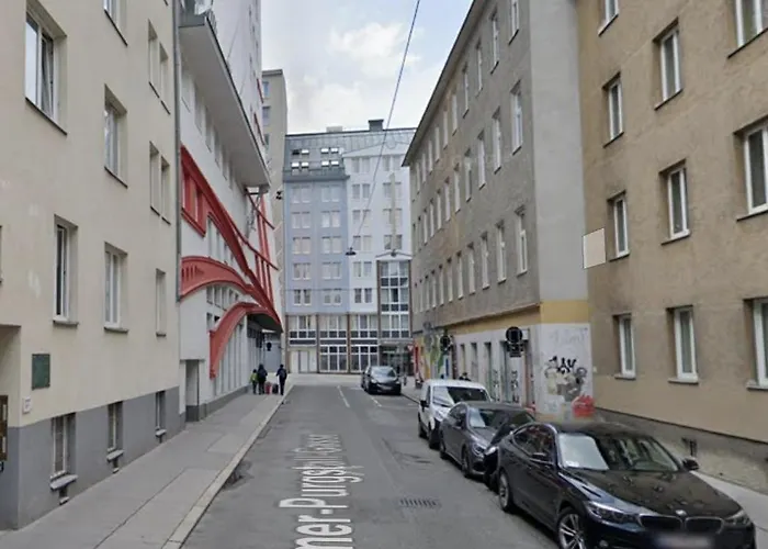 Chic One-Bedroom Apartment With King-Size Bed, Nestled In Vienna\'S Vibrant Heart