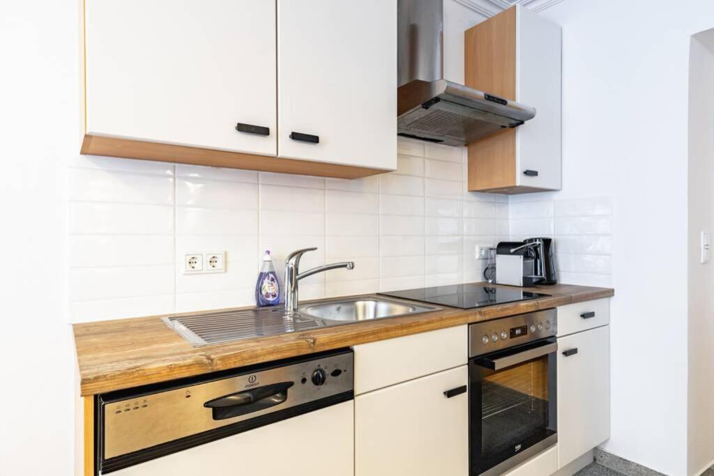 Chic One-bedroom With King-size Bed, Nestled In Vienna's Vibrant Heart Apartamento Viena