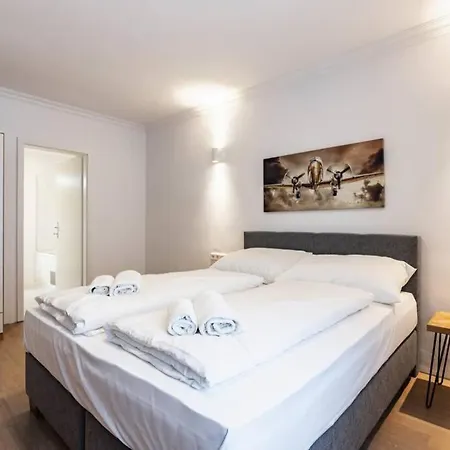 Chic One-Bedroom Apartment With King-Size Bed, Nestled In Vienna'S Vibrant Heart Exterior foto