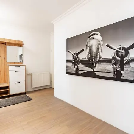 Chic One-Bedroom Apartment With King-Size Bed, Nestled In Vienna'S Vibrant Heart Exterior foto